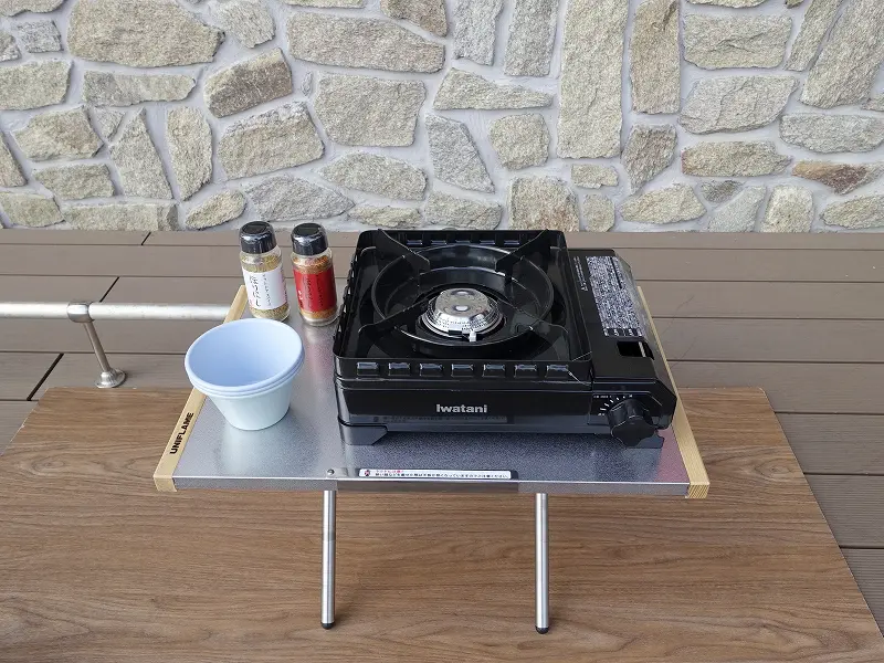 ユニフレームの焚き火テーブル ラージタイプが復刻版で再入荷 